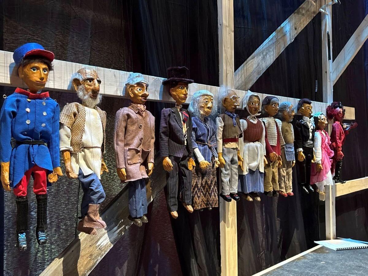 Les marionnettes fabriquées par les participant·e·s à la semaine 6 du Centre musical Cammac. (Photo : Guylaine Lemaire)