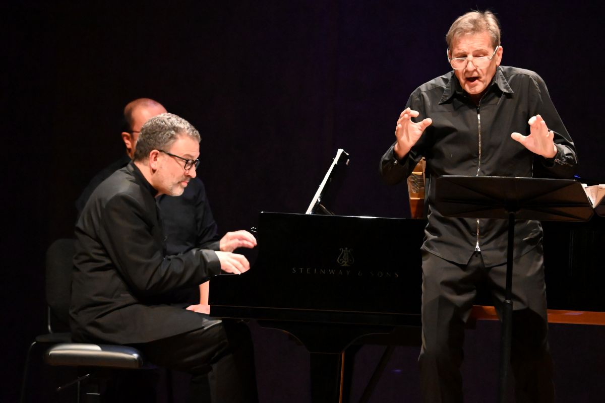 Le baryton Wolfgang Holzmair et Olivier Godin se produiront à nouveau à la Salle Bourgie le 30 octobre prochain. (crédit photo : Claudine Jacques)