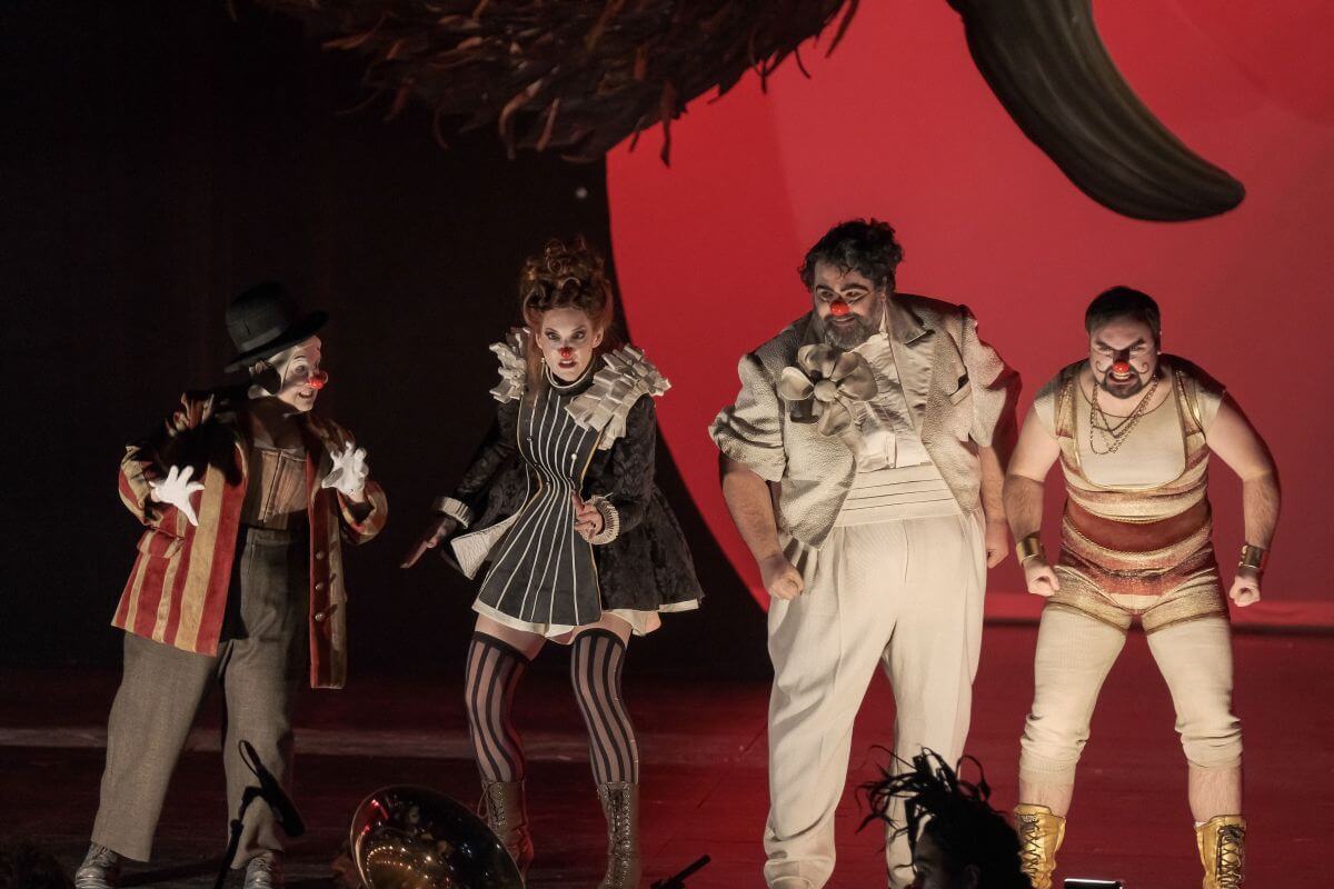 Le quatuor de solistes de Clown(s) : Aline Kutan, Mireille Lebel, Andrew Haji et Bruno Roy (Photo : Vivien Gaumand)