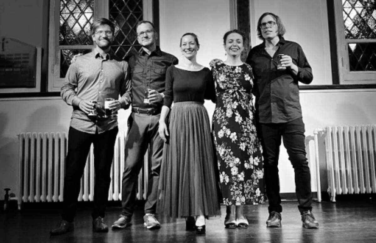 Les membres du Quatuor Voxpopuli et Patrick Mathieu (Photo : courtoisie Voxpopuli)