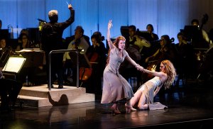 Peter Oundjian, Wallis Giunta, Jennifer McNichols (Photo: Jag Gundu)