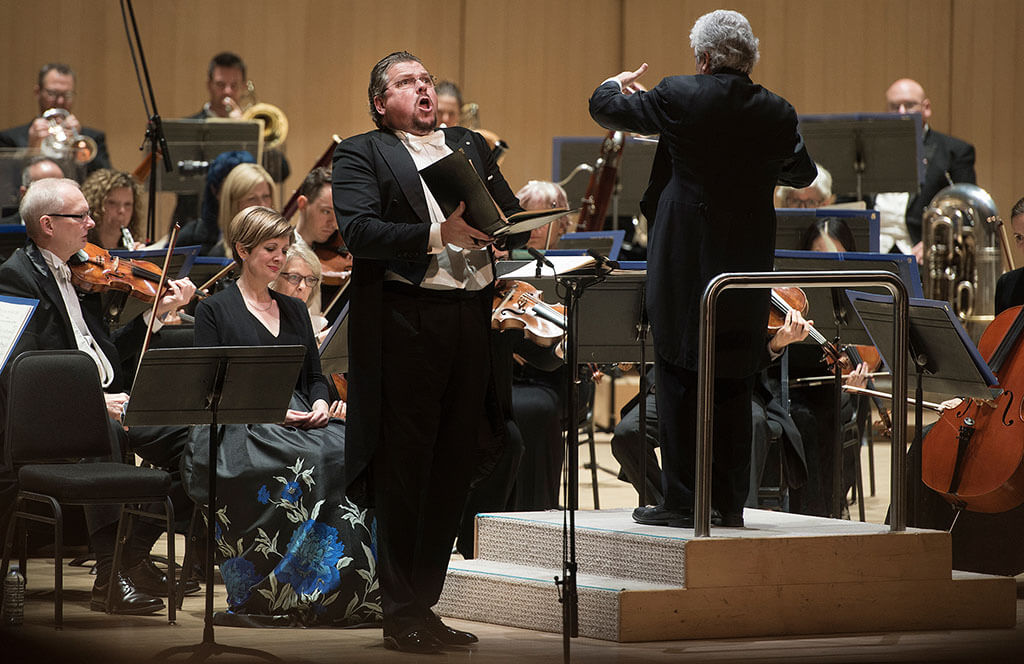 Michael Schade and Peter Oundjian (Photo: Jag Gundu)