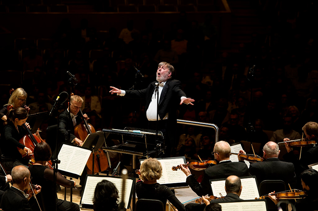Sir Andrew Davis conducts Berlioz (Photo: Jag Gundu)