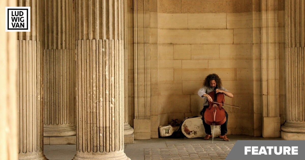 Paris street musician