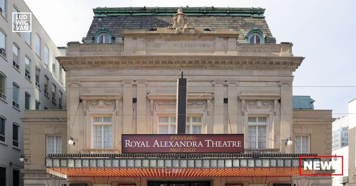 Royal Alexandra Theatre, (2008) Toronto (Photo: Wladyslaw/CC0C Attribution-Share Alike 3.0 Unported)