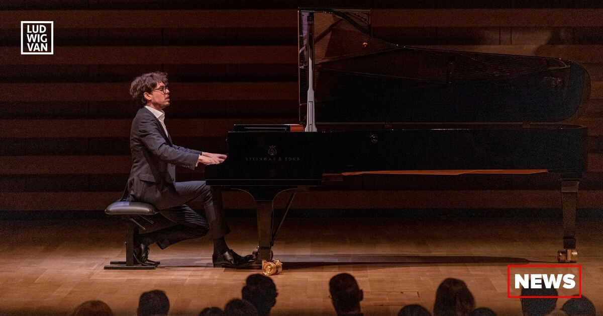 Lucas Debargue performs in Toronto in 2020 (Photo courtesy of ShowOne Productions)