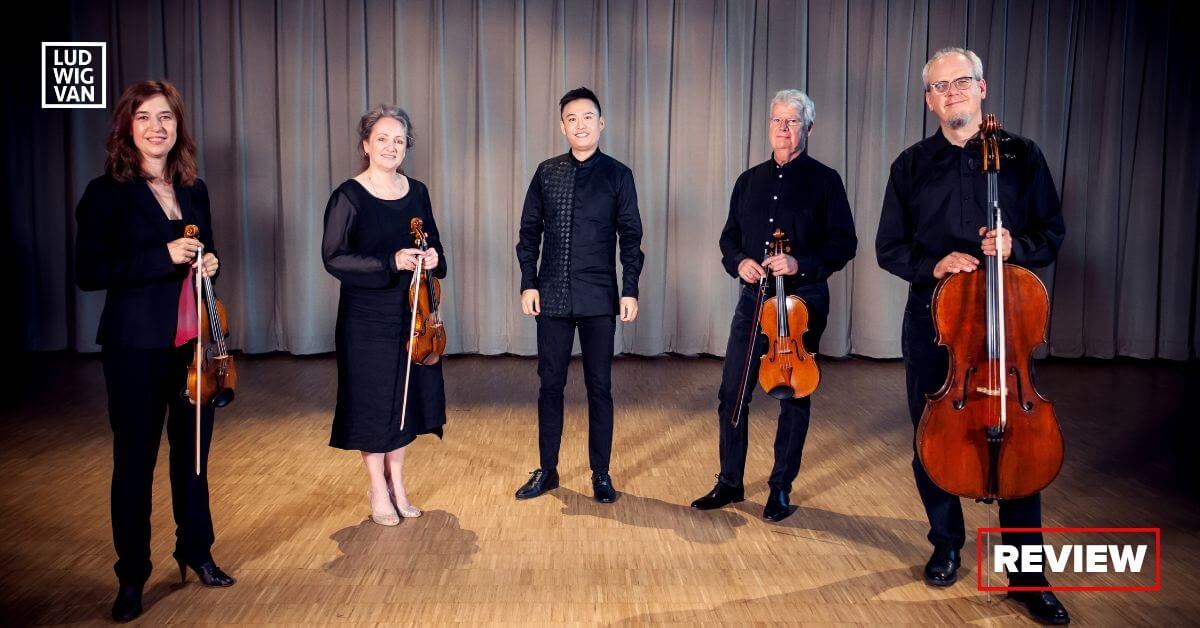 Erika Raum & Marie Bérard, violins, Kevin Ahfat, piano, Steven Dann, viola, Thomas Wiebe, cello (Photo: Suane Hupa)