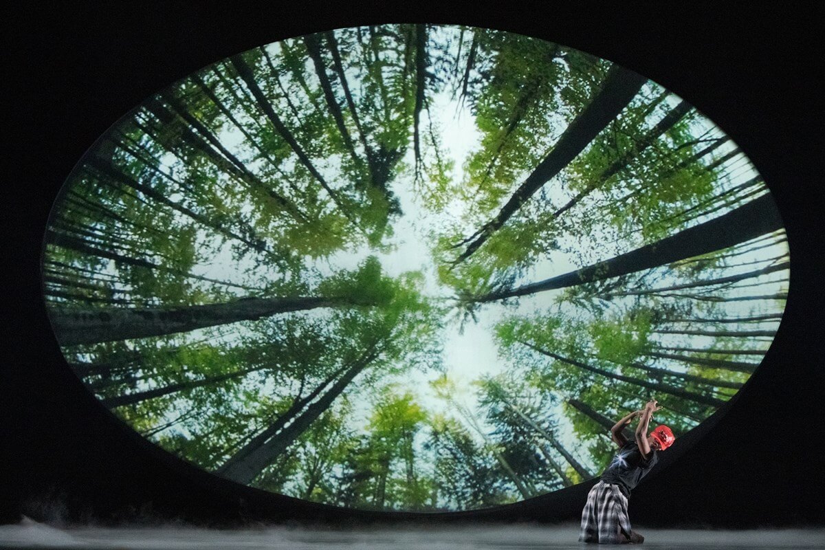 Siphesihle November in Wayne McGregor’s MADDADDAM (Photo: Karolina Kuras) 