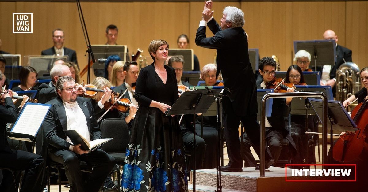 Mezzo-soprano Susan Platts sings a composition by Howard Shore with the Toronto Symphony Orchestra and conductor Peter Oundjian at Roy Thomson Hall in 2018 (Photo courtesy of the artist)