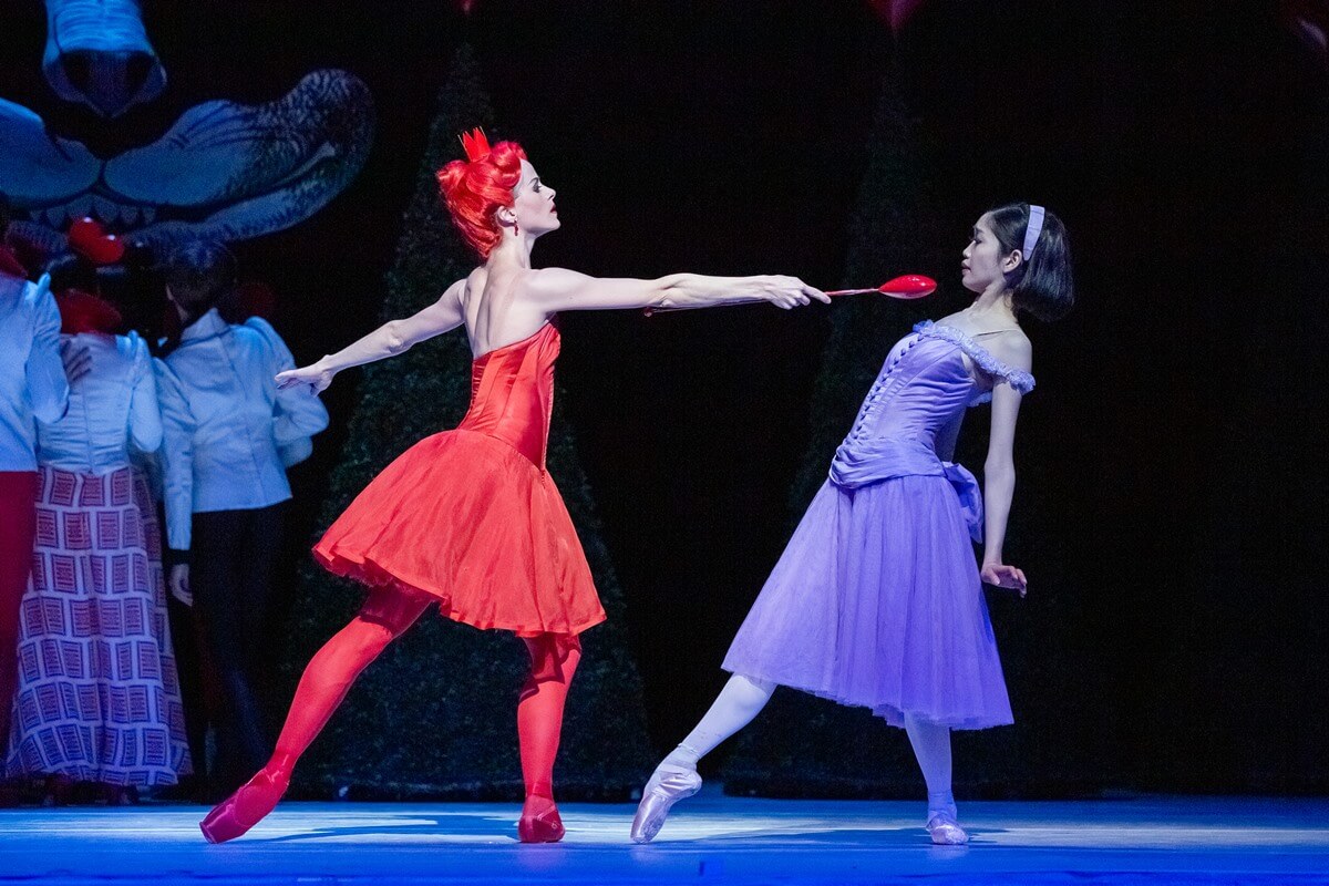 Heather Ogden and Miyoko Koyasu in Alice’s Adventures in Wonderland (Photo: Karolina Kuras, Courtesy of The National Ballet of Canada)