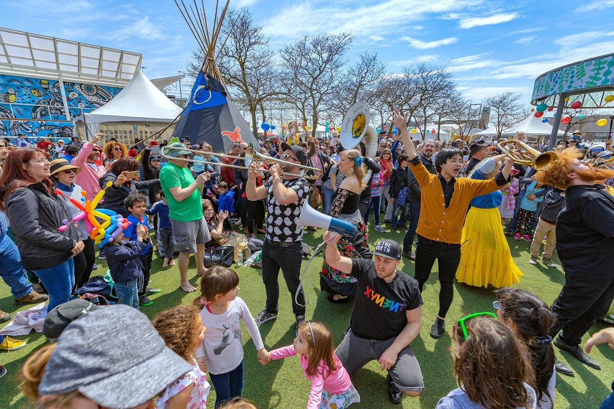 Lemon Bucket Orkestra (Photo: Brian Medina)