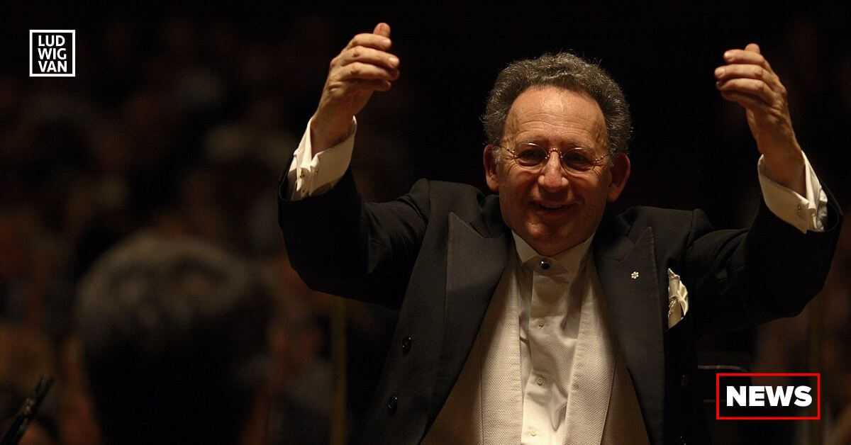 Brott conducts a Hungarian orchestra in 2007 (public domain)