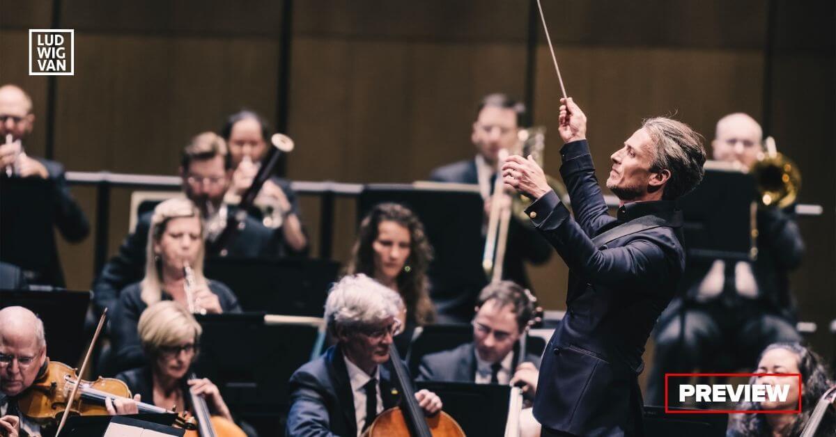 Maestro Alexander Shelley and NAC Orchestra (Photo: Curtis Perry)