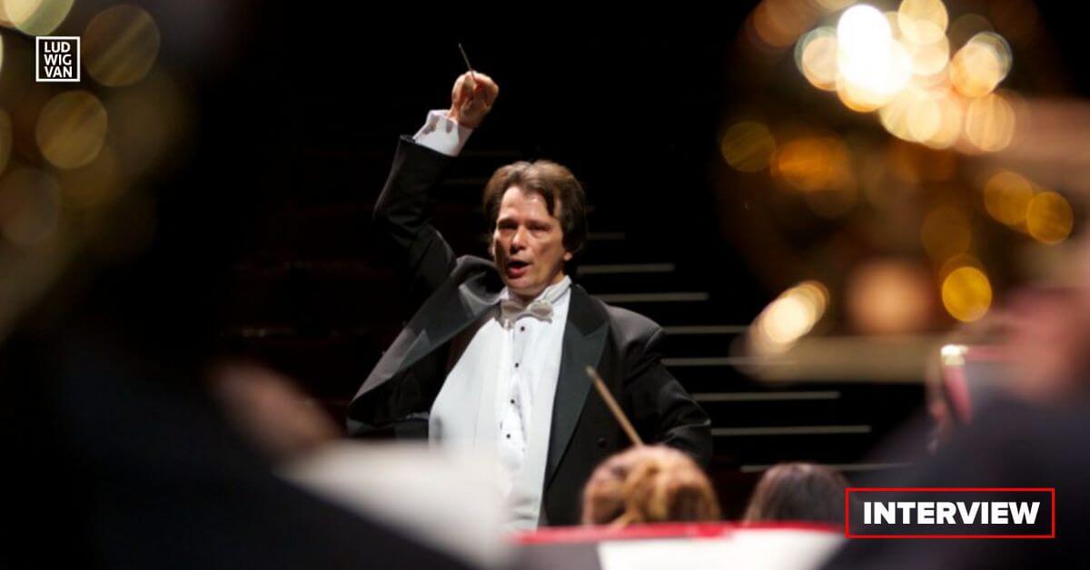 Maestro Kristian Alexander conducts the Kindred Spirits Orchestra