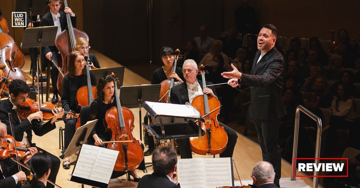 Jean-Sébastien Vallée conducts the Toronto Mendelssohn Choir (Photo: Taylor Long)