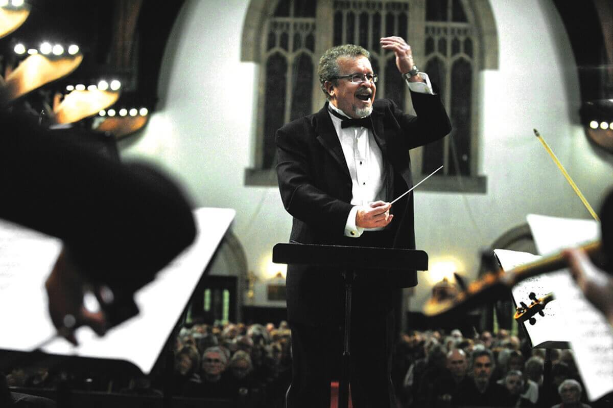 Jurgen Petrenko conducts the Toronto Classical Singers (Photo courtesy of TCS)
