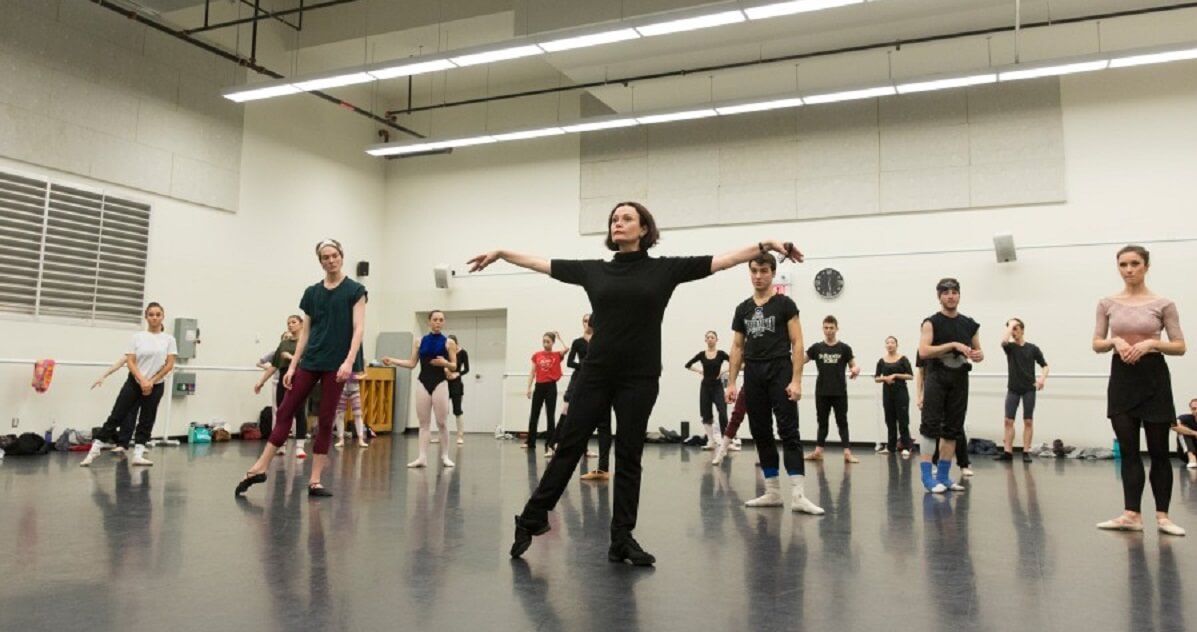 Toronto International Ballet Theatre Artistic Director Tatiana Stepanova leads the company in rehearsal (Photo courtesy of TIBT) 