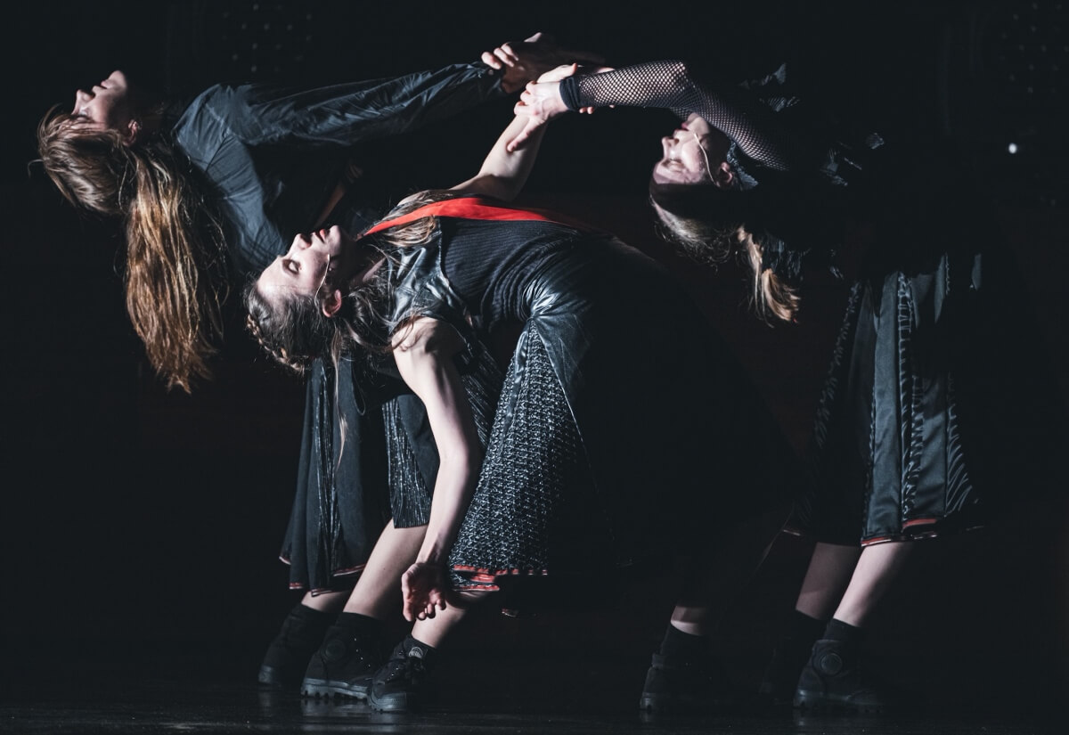 Sámi dance performance Vástádus eana – The answer is land, (Photo: Lars Opstad)