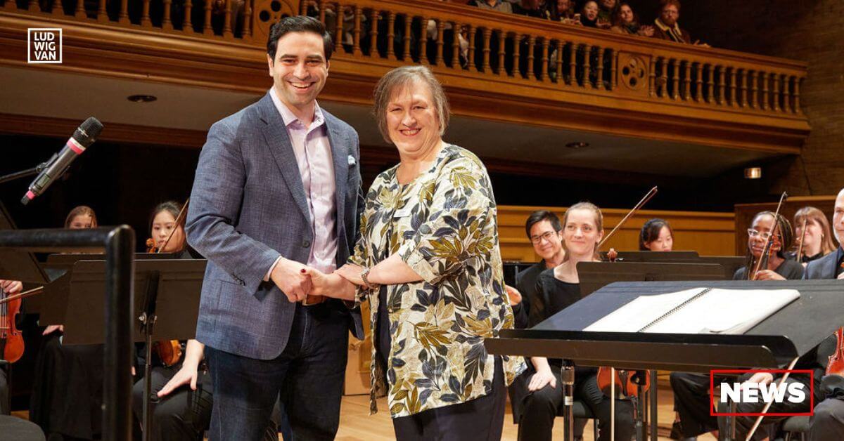Peter Fragiskatos, Parliamentary Secretary to the Minister of Housing, Infrastructure and Communities and Member of Parliament for London North Centre joins April Voth, Executive Director, London Symphonia in the celebration of the investment received from the Community Services Recovery Fund at the orchestra's recent concert (Photo: Rachel Lincoln)