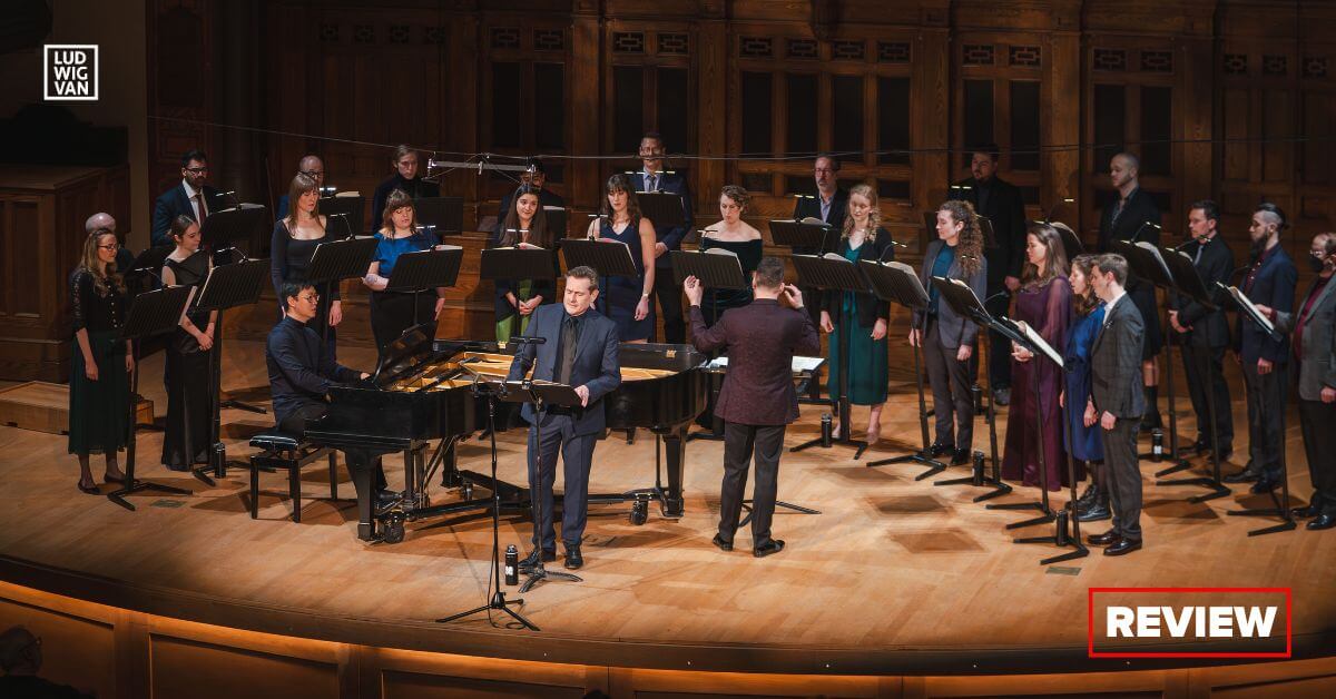 The Toronto Mendelssohn Singers with conductor Jean-Sébastien Vallée, soloist baritone Brett Polegato, and pianist Philip Chiu perform Schubert’s Winterreise (Photo: Taylor Long)