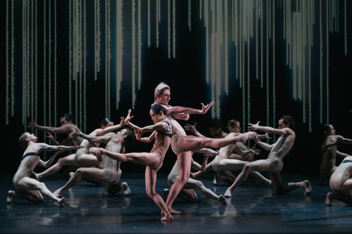 Koto Ishihara and Ben Rudisin with Artists of the Ballet in UtopiVerse (Photo: Karolina Kuras, courtesy of the NBC)