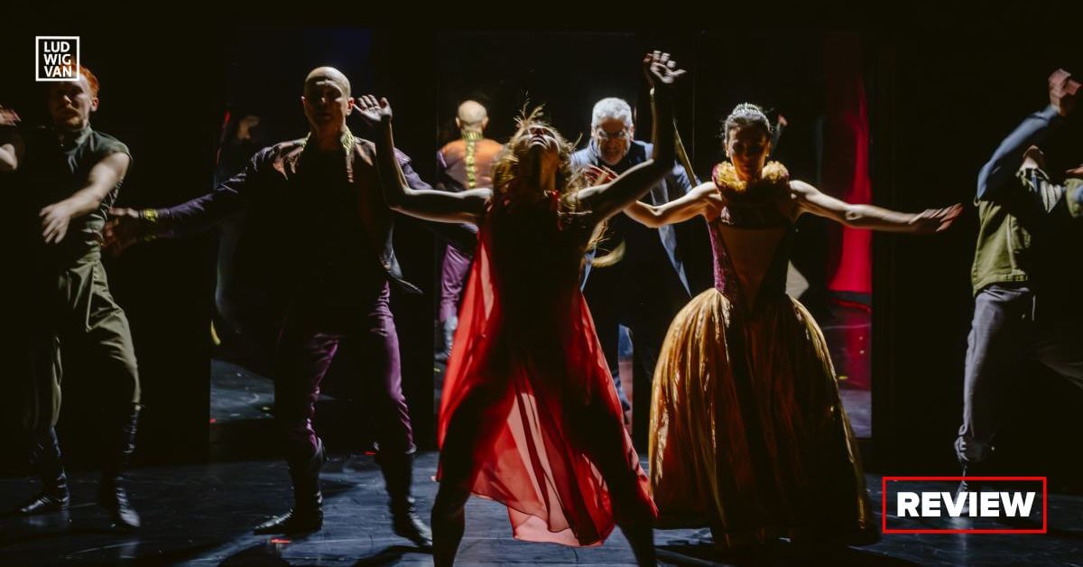 Dancer Carleen Zouboulas and company in The Tragedy of Hamlet (Photo: Stéphane Bourgeois)