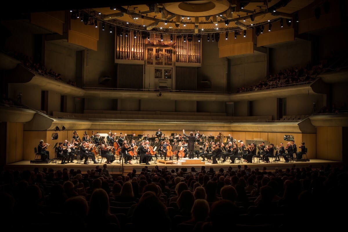 Gustavo Gimeno conducts the Toronto Symphony Orchestra on April 3, 2024 (Photo: Allan Cabral)