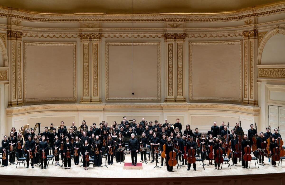 The Royal Conservatory Orchestra, with conductor Peter Oundjian, plays Carnegie Hall  on May 7, 2024 (Photo: Jennifer Taylor)