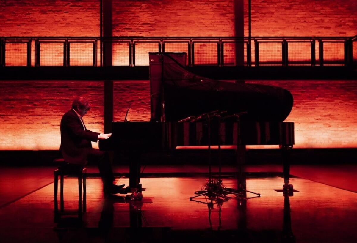 Andrew Burashko at the piano (Photo courtesy of Art of Time Ensemble)