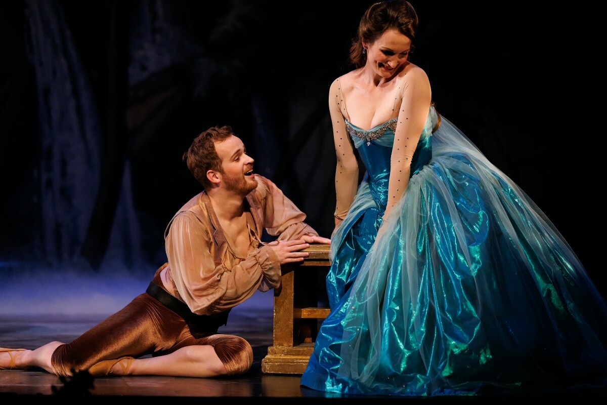 Soprano Meghan Lindsay as Galatea and tenor Antonin Rondepierre as Acis in Opera Atelier's production of Handel's Acis and Galatea (Photo: Bruce Zinger)