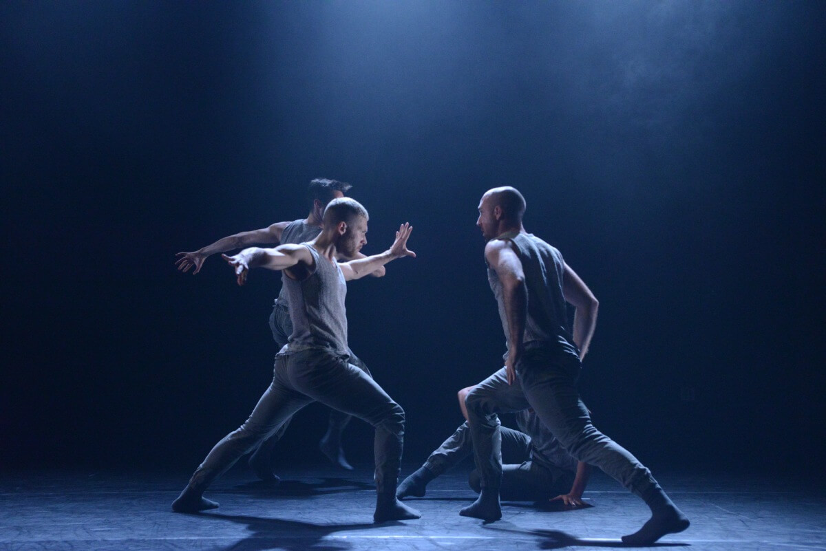 Roberto Campanella and Company in Fearful Symmetries (Photo courtesy of ProArteDanza)