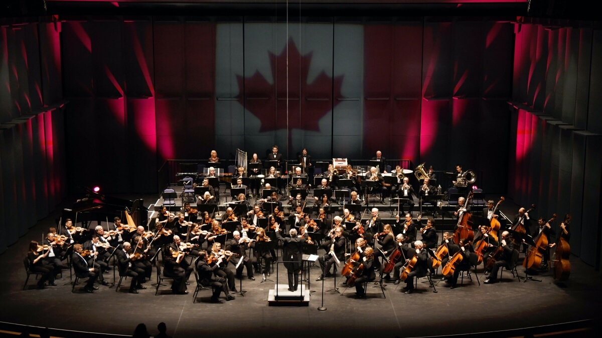 The Mississauga Symphony Orchestra and conductor Denis Mastromonaco (Photo courtesy of the MSO)