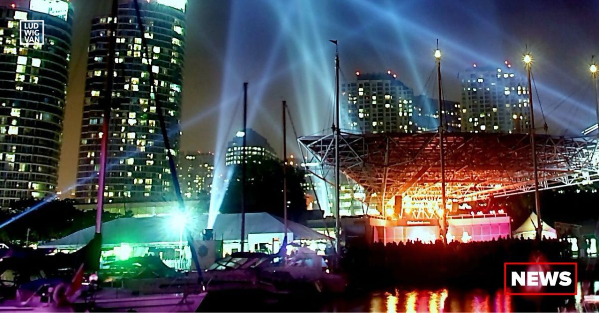 Pulse Front installation at Toronto Harbourfront during the Luminato Festival, June 3, 2007 (Photo: Bahman Mahmoudi from Toronto, Canada/CC by 2.0)