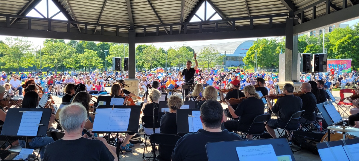 The Mississauga SYmphony Orchestra plays a free concert in the park