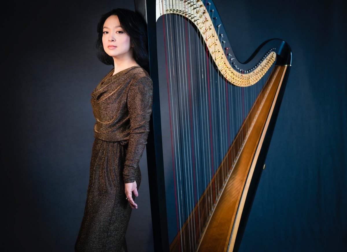 Harpist Teresa Suen-Campbell (Photo: Bo Huang)