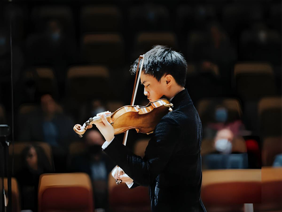 Violinist Kevin Zhu (Photo courtesy of the artist)