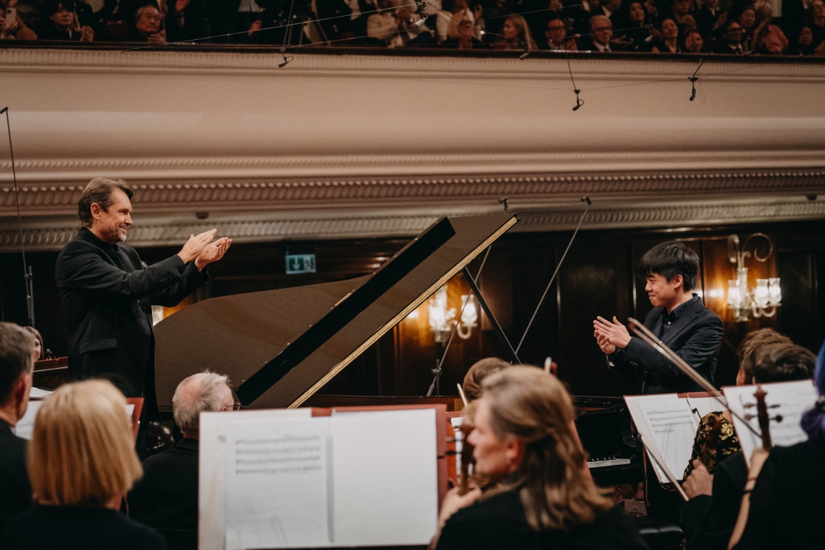 Kevin Chen performs in the final round of the Fryderyk Chopin Piano Competition on October 20, 2025 (Photo: Krzysztof Szlęzak / NIFC)