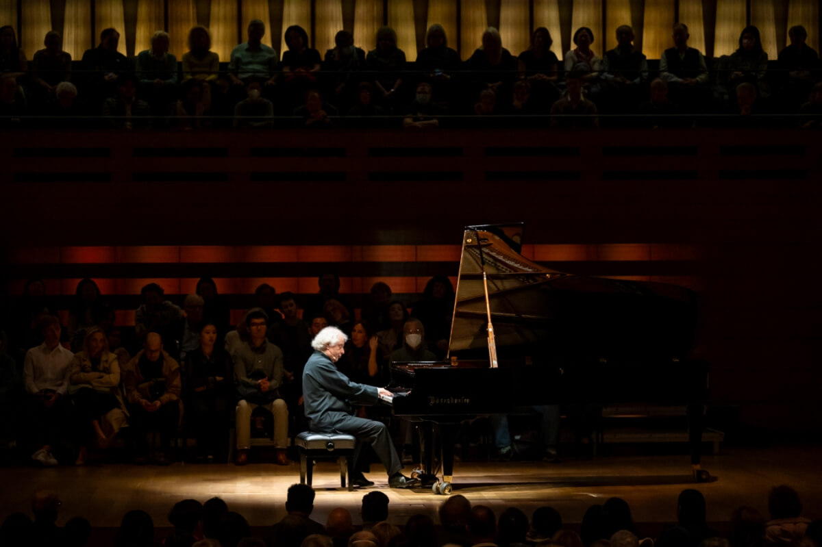 Sir András Schiff performs at Koerner Hall (Photo: Lisa Sakulensky Photography)