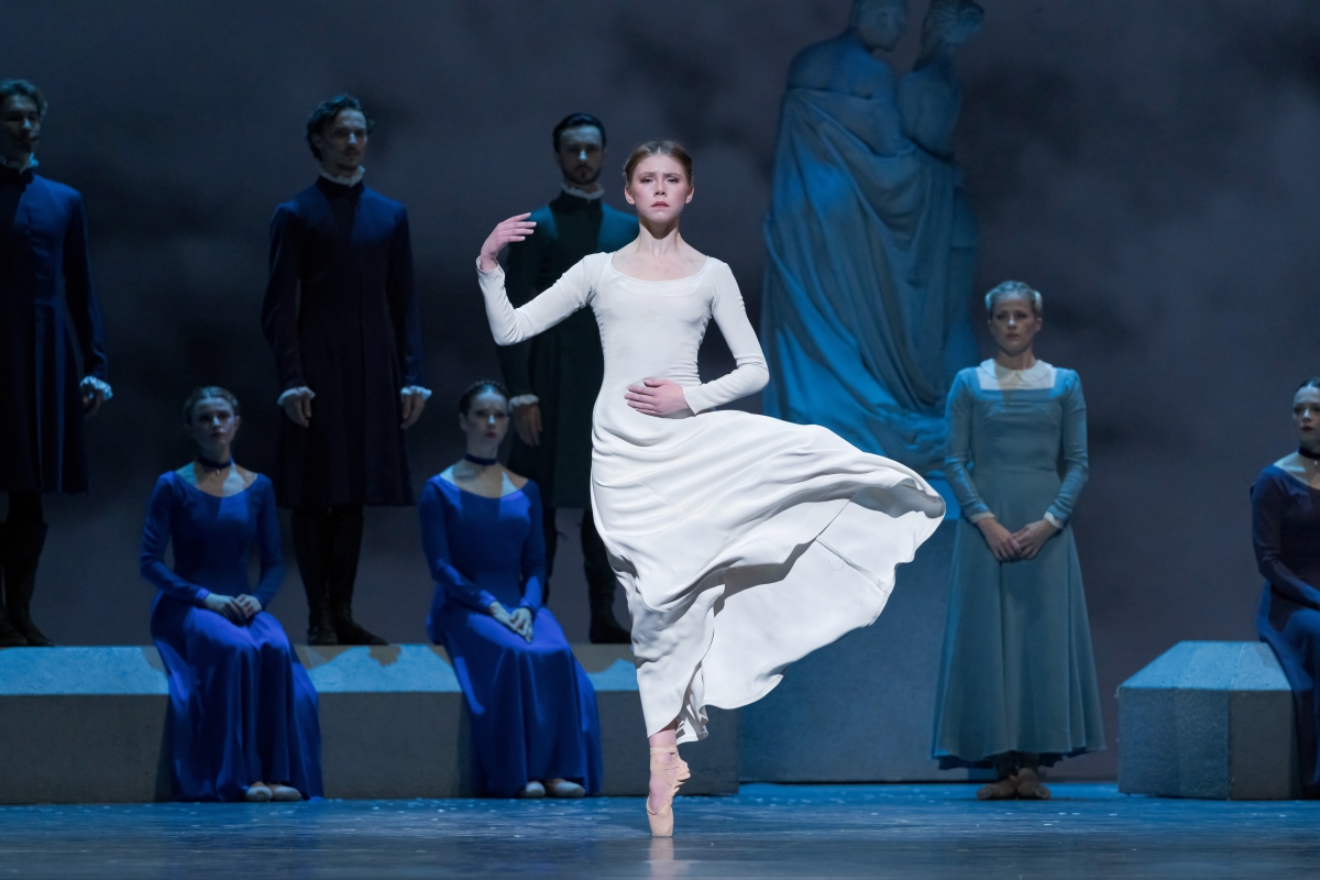Isabella Kinch with Artists of the Ballet in The Winter's Tale (Photo: Karolina Kuras, Courtesy of The National Ballet of Canada)