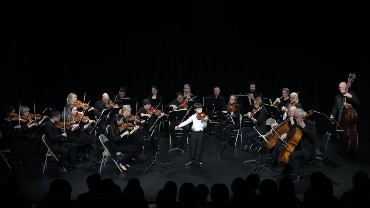 Violinist Sammy Wong (Photo: Alex Wong)