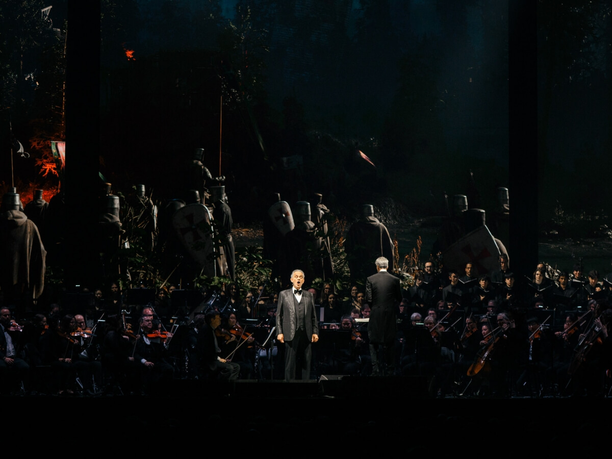 Tenor Andrea Bocelli performs at Hamilton’s TD Coliseum on December 9, 2025 (Photo: Mike Highfield/Highfield Images)