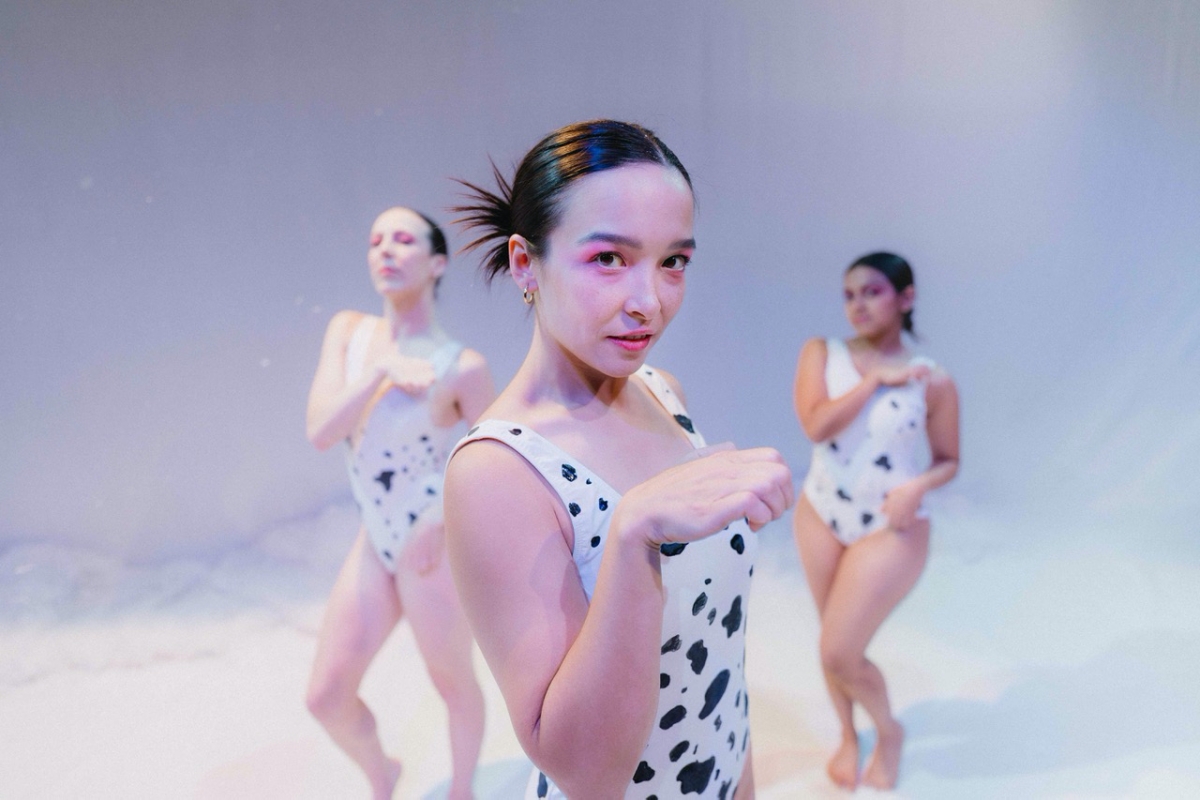 L-R: Samantha Grist, Sierra Chin Sowdy, Ravji Dedhia in Sex Dalmation’s Hot Holiday Spectacular (Photo: Drew Berry)