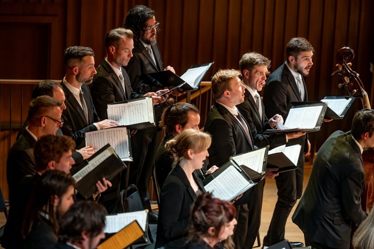 The Tafelmusik Chamber Choir perform on November 28 at Toronto’s Jeanne Lamon Hall (Photo: Dahlia Katz)