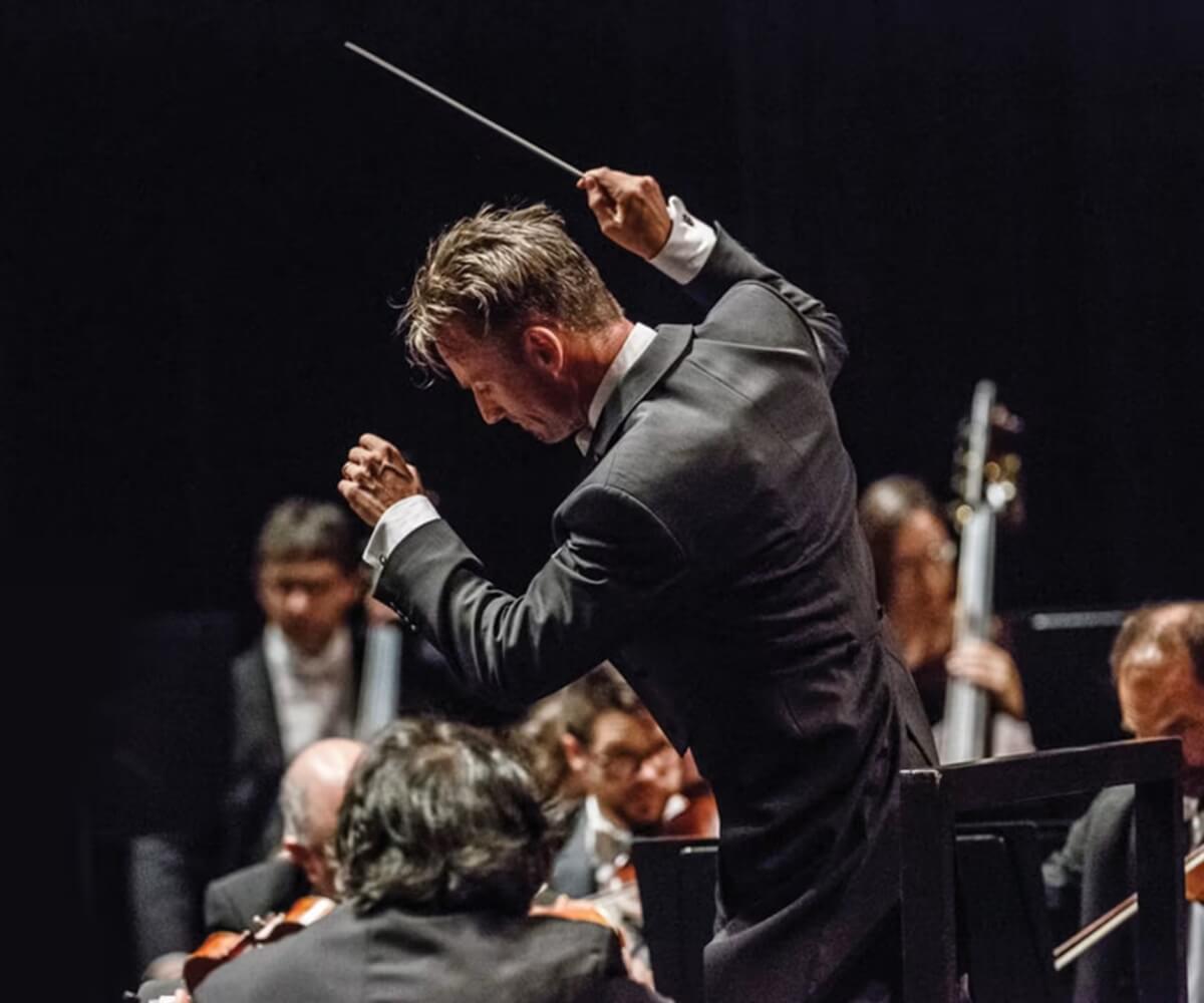 Alexander Shelley and the National Arts Centre Orchestra