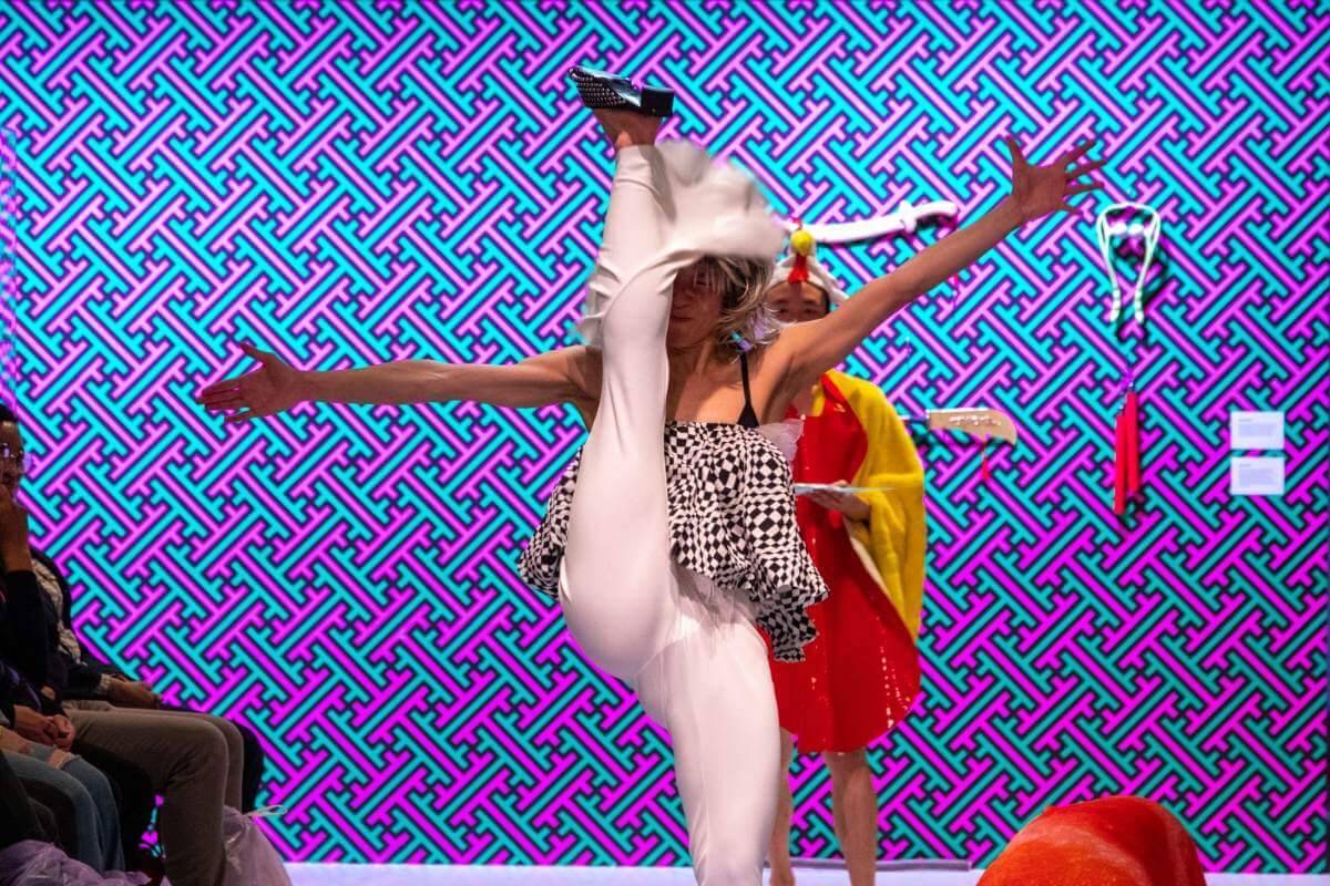 Make Banana Cry: Performer Cynthia Koppe, visual art installation by Dominique Pétrin, costumes + styling by Andrew Tay, Stephen Thompson, Dominique Pétrin, and performers, lighting design by Öykü Önder (Photo: Diana Agunbiade)