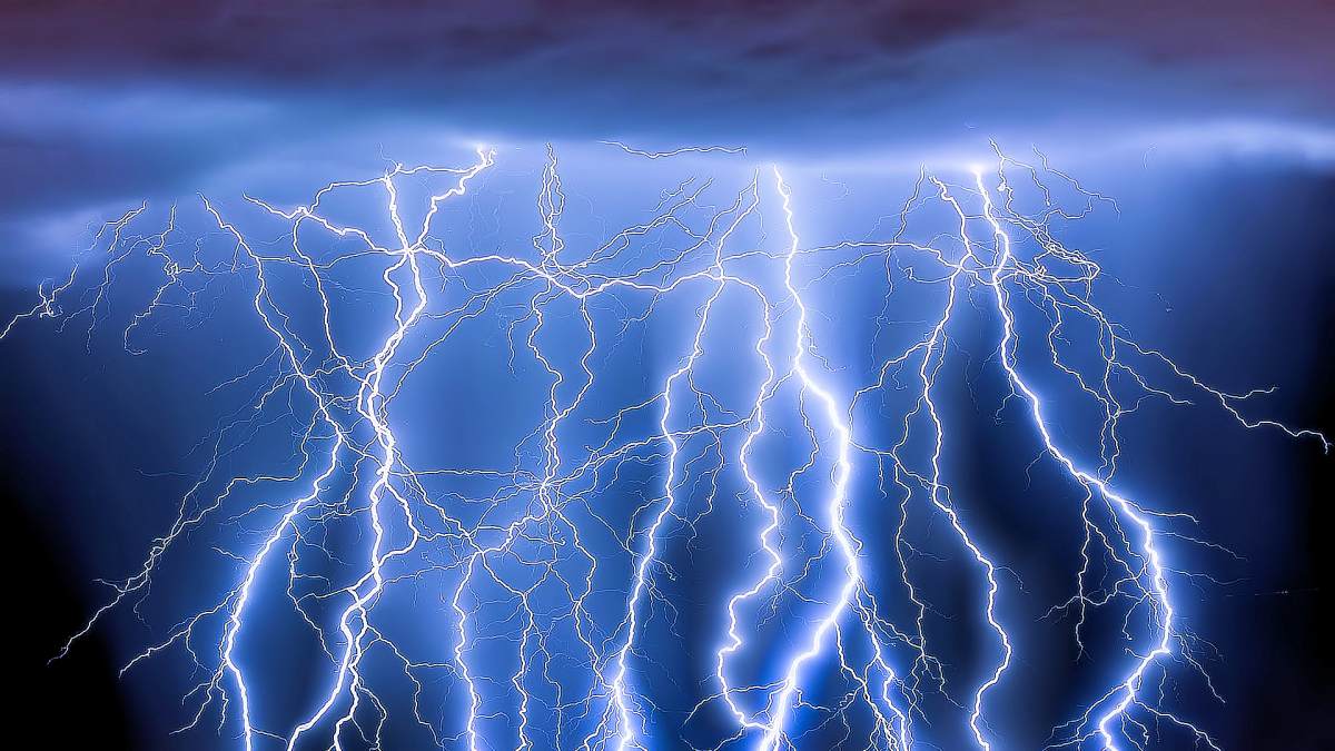 Still from R. Bruce Elder’s film Alone (All Flesh Shall See It Together) 