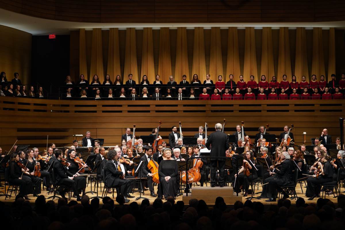 Iván Fischer conducts the Budapest Festival Orchestra, with mezzo-soprano Gerhild Romberger, the Toronto Mendelssohn Choir, and the Toronto Children's Chorus. February 12, 2026, Koerner Hall (Photo courtesy of the Budapest Festival Orchestra; Róbert Zentai)