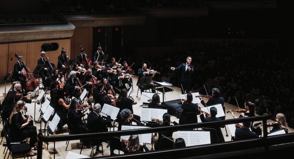 Alexander Shelley conducts the National Arts Centre Orchestra at Roy Thomson Hall on February 7, 2026 (Photo: Curtis Perry, National Arts Centre Orchestra)