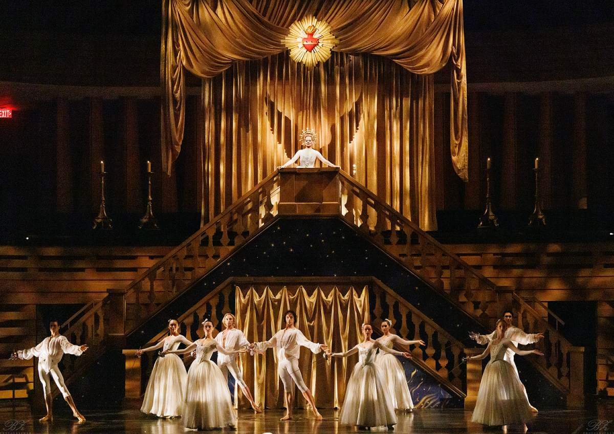 Soprano Carla Huhtanen with Artists of Atelier Ballet in Opera Atelier’s The Resurrection (Photo: Bruce Zinger)
