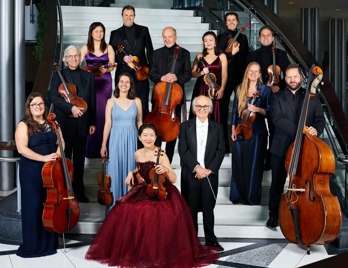 Sinfonia Toronto with Maestro Nurhan Arman (Photo courtesy of Sinfonia Toronto)